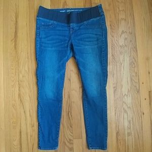 Old Navy Maternity skinny jeans size 12